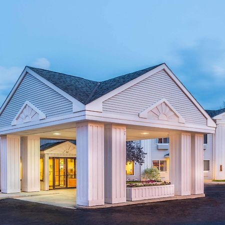 Days Inn By Wyndham Tiffin Eksteriør bilde